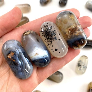 ONE Polished Dendritic Agate, natural dendritic agate, tumbled dendritic agate, dendritic agate tumble, dendritic agate palm stone
