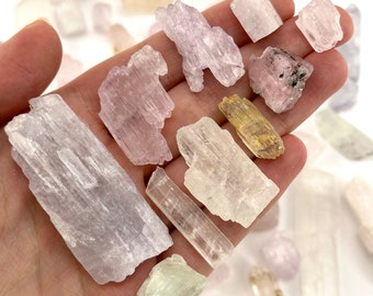 ONE Kunzite Crystal (Pakistan) | raw kunzite, kunzite crystal, kunzite specimen, kunzite