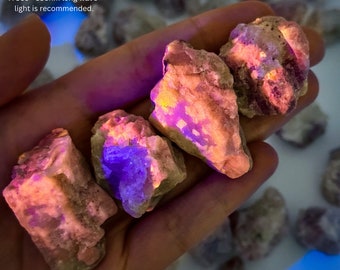 ハックマナイト結晶　希少宝石鉱物標本 半研磨された長石ハックマナイト - 希少 - Etsy 日本