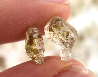 石油クォーツUV反応性結晶 | 1グラム | 天然蛍光鉱物標本 - Etsy 石油クォーツUV反応性結晶 | 1グラム | 天然蛍光鉱物標本 - Etsy
