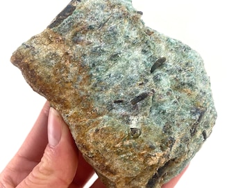 Cyanite bleue dans la fuchsite (Zimbabwe), kyanite bleue brute, cristal de cyanite bleue, fuchsite verte