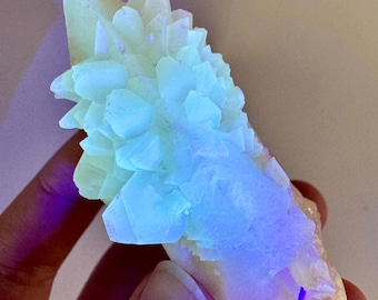 Fluorescerend calciet | UV-reactief onbewerkt kristalcluster, natuurlijk mineraalmonster