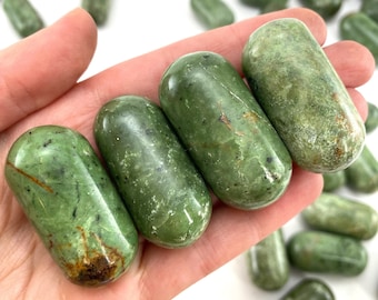 ONE Polished Chrysoprase, green chrysoprase, tumbled chrysoprase, polished chrysoprase, chrysoprase palm stone