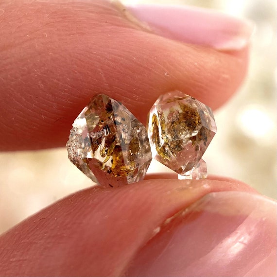 石油クォーツUV反応性結晶 | 1グラム | 天然蛍光鉱物標本 - Etsy 石油クォーツUV反応性結晶 | 1グラム | 天然蛍光鉱物標本 - Etsy
