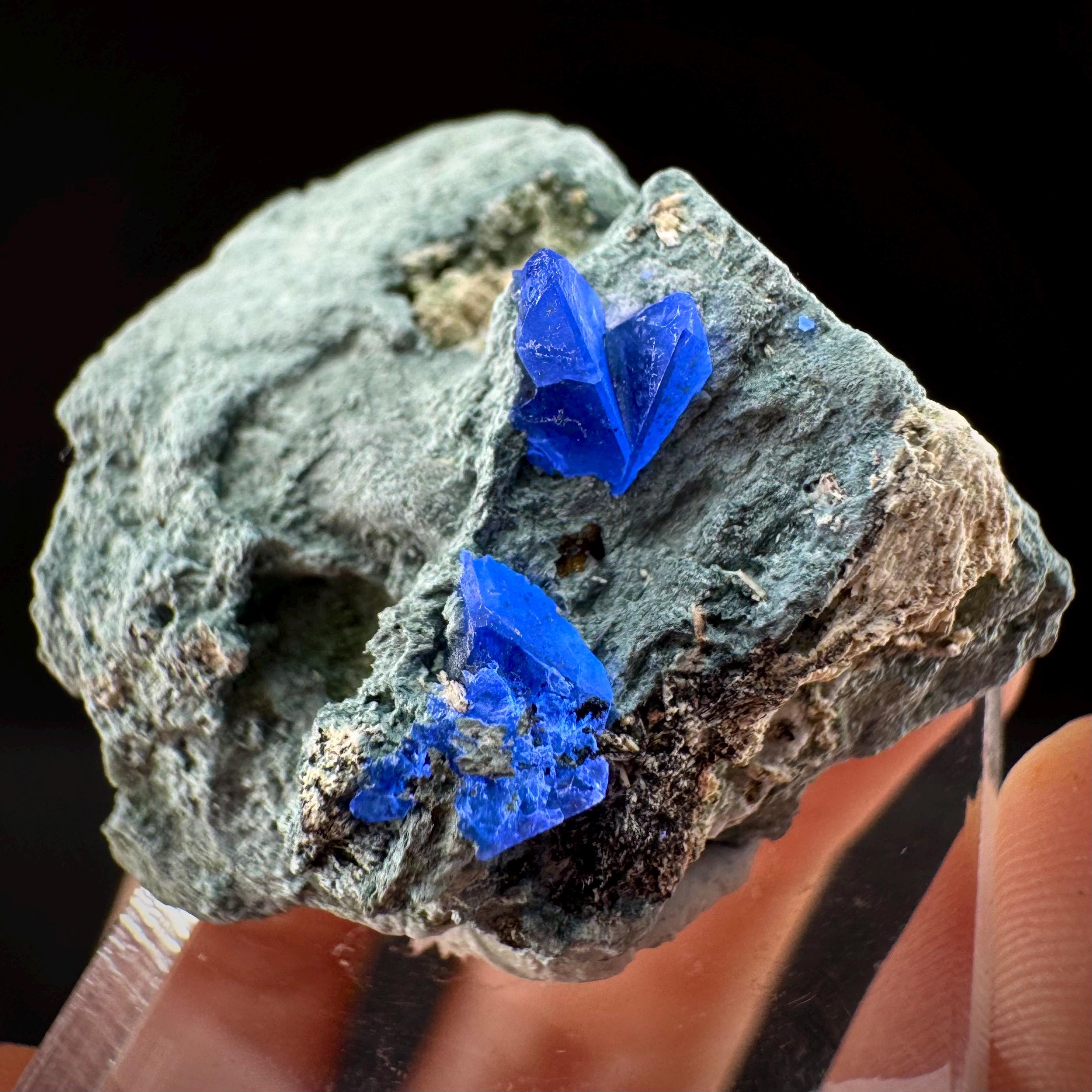 アメリカ/サンベニト産】ベニトアイト原石 最 安値 で