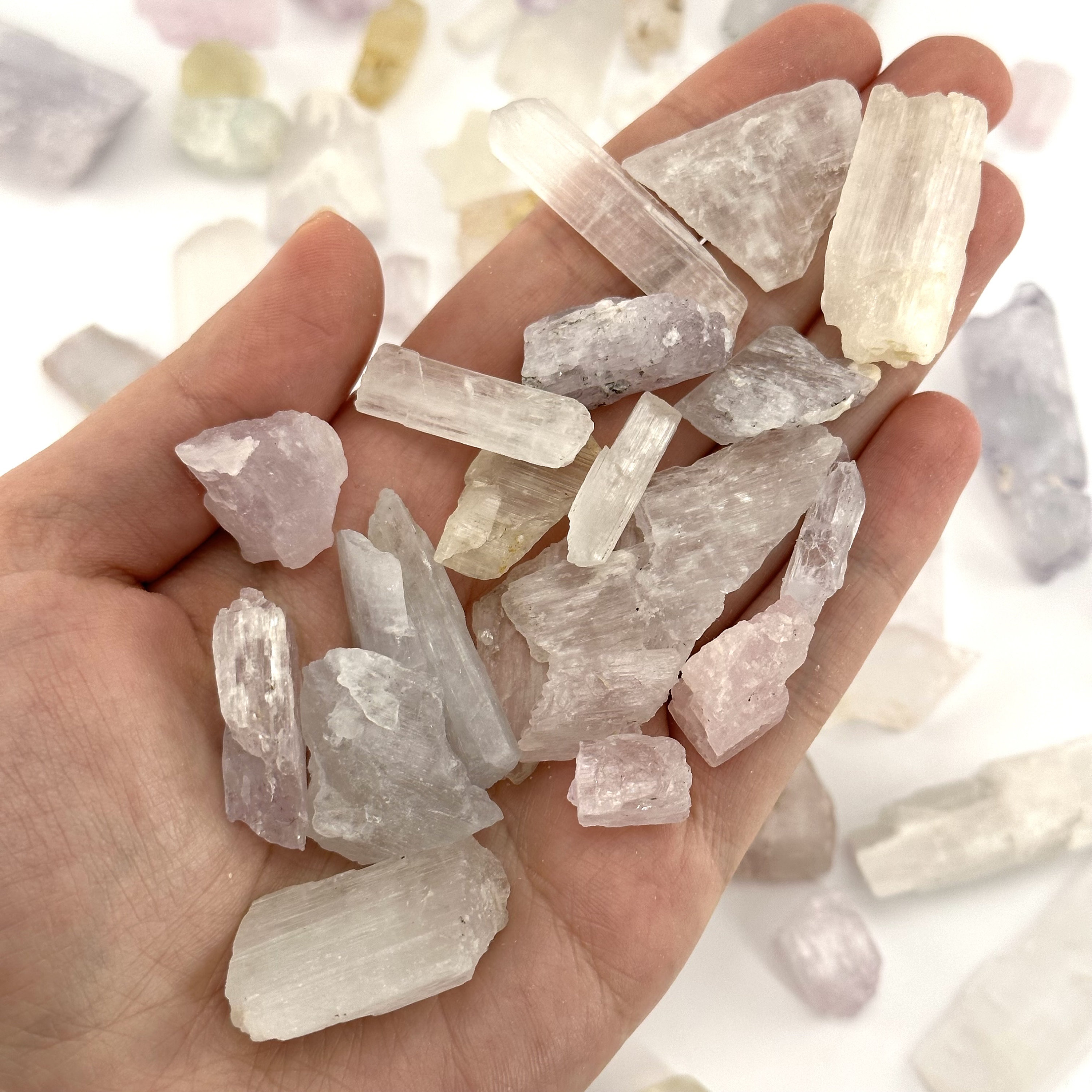 クンツァイト原石結晶標本｜天然ピンク、透明、カラフルな宝石 - Etsy 日本