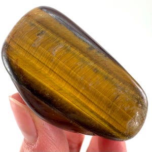 Polished Tiger&#39;s Eye Freeform Crystal (96g)