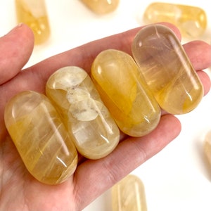 ONE Polished Golden Healer Quartz, yellow hematoid quartz, tumbled golden healer quartz, natural hematoid quartz, quartz palm stone