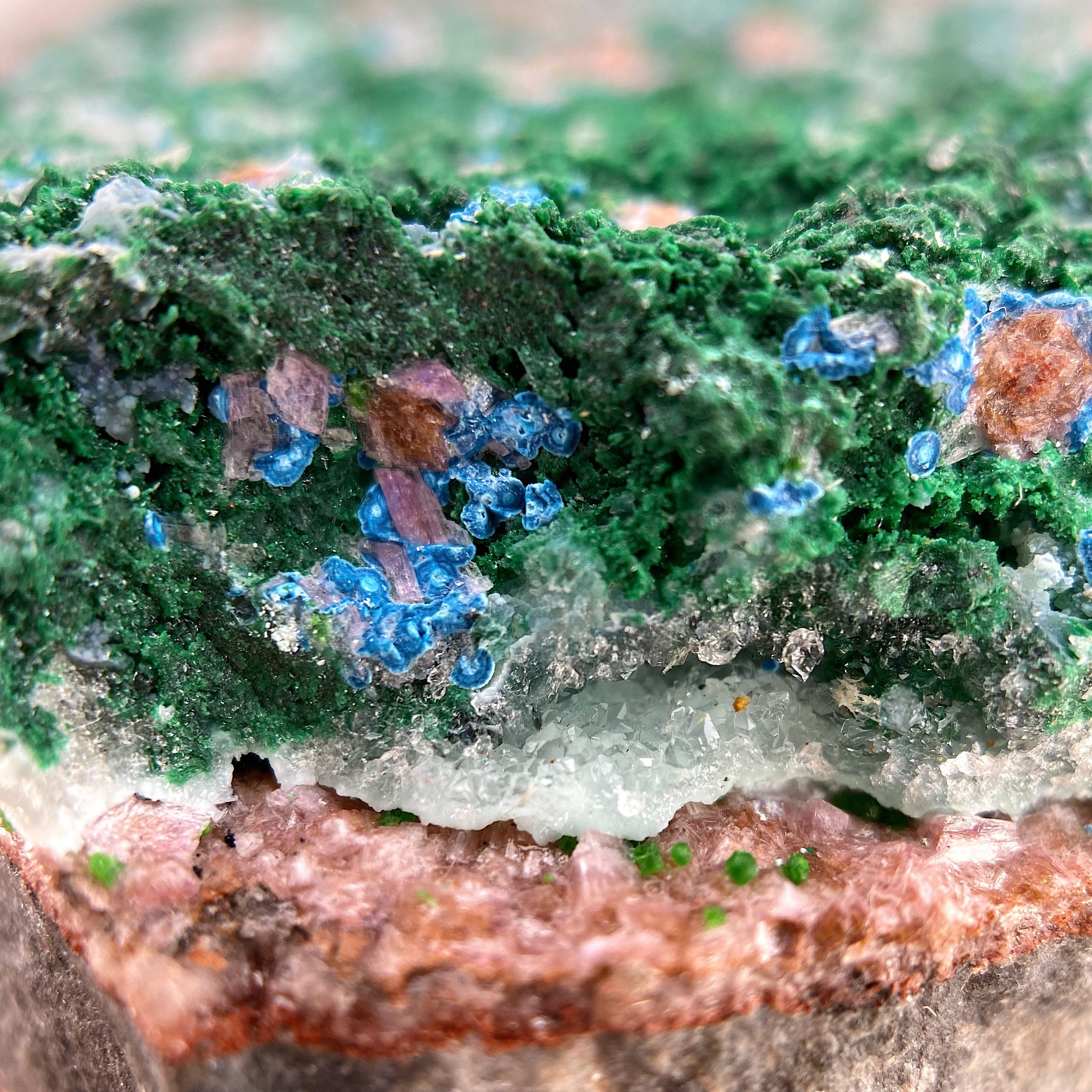 ドゥルージークリソコラ（コバルト方解石とマラカイト入り）｜天然原石