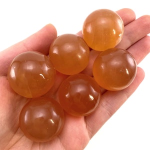 Honig Calcit Sphäre | orange Glaskugel, aufgeschliffene natürliche Edelsteinkugel
