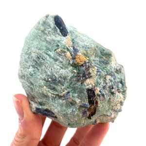 Cyanite bleue dans la fuchsite Zimbabwe, kyanite bleue brute, cristal de cyanite bleue, fuchsite verte image 3