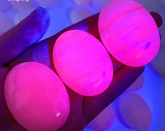 Mangano Calcit Palmstein | UV-reaktiver rosa Kristall Sorgenstein (Herzchakra)