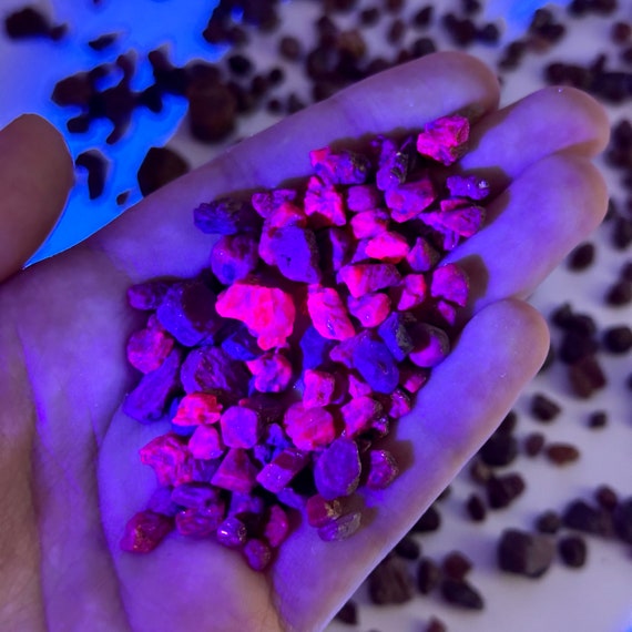 Rubis Brut De Madagascar – Rouge Pourpre – 8,55 Carats – Non Chauffé – Pièce Unique