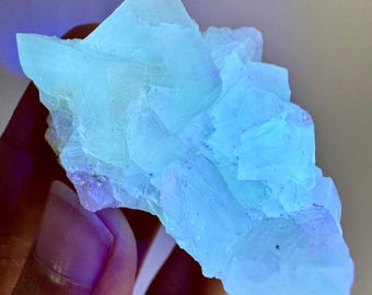 Fluorescerend calciet | UV-reactief onbewerkt kristalcluster, natuurlijk mineraalmonster