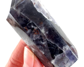 Torre di cristallo di iolite lucidata / Cordierite viola-blu, India