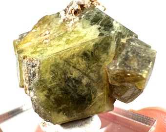 Grenat andradite-grossulaire (Mali) | grenat vert, cristal de grenat brut, cristal de grenat grossulaire, grenat vert brut, spécimen minéral, cristaux