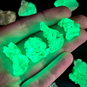 Hyalite Opal | fluorescent hyalite opal, UV reactive hyalite opal, mineral specimen, raw crystals, October birthstone