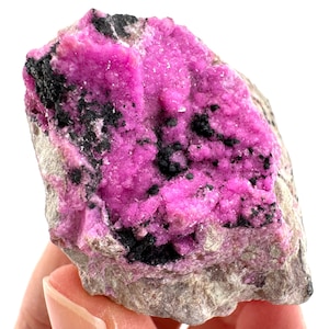 Kobaltcalciet met heterogeniet (DR Congo) | kobaltcalcietkristal, mineraalmonster