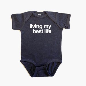 Living my Best Life Baby Bodysuit • Mommy and Me Matching Outfits • Anuncio de bebé • Traje de bebé unisex • Camisa de summer days kids