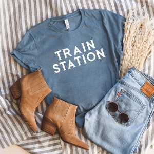 Yellowstone Shirt, Rip Yellowstone, Beth Dutton Shirt, Train Station, Cowboy Shirt, Dutton Ranch, Shirts für Frauen, Bella Canvas Shirts