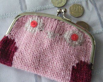 Coin purse with owl motif