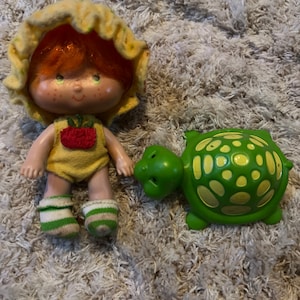 Vintage Apple Dumpling Strawberry Shortcake Doll & Pet Teatime Turtle