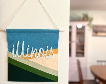 Illinois Felt Banner Wall Decor, Illinois Sign, Illinois Pennant, Illinois flag, Entryway Decor, Camp Flag