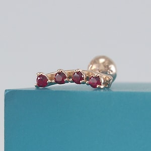 Stud de barra de rubí de oro de 14K, cartílago, tragus, hélice, caracola, lóbulo, pendiente perforador, pendiente minimalista, pendiente de piedra de nacimiento