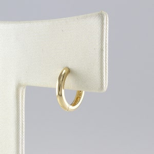14K 9.5 mm Solid Gold Huggie Hinged Hoop Earring, Huggie Hoop, Gold Huggie, Small Gold Hoop, Cartilage, Conch, Helix, Tragus, EZ81S
