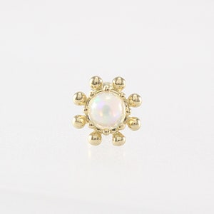 Stud de flor de ópalo de oro de 14K y 3 mm, cartílago, tragus, hélice, caracola, lóbulo, pendiente perforador, pendiente minimalista