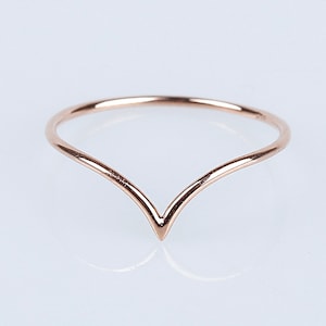 14K Solid Gold Chevron Ring, 14K Solid Gold dünnes Band, 14K Gold Minimalist Ring, 14K Gold einfacher Ring, 14K Gold Geometrischer Ring, 14K V Ring