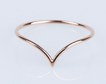 14K Solid Gold Chevron Ring, 14K Solid Gold Thin Band, 14K Gold Minimalist Ring, 14K Gold Simple Ring, 14K Gold Geometric Ring, 14K V Ring