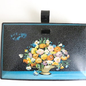 Vintage Floral Tin Box: Shabby Chic Cottagecore Decor - 60s Decoware