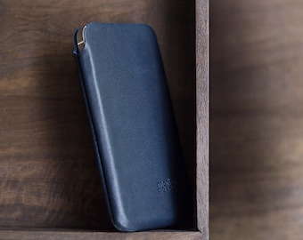 iPhone 5c / Super slim leather case for iPhone 5c made of genuine leather.