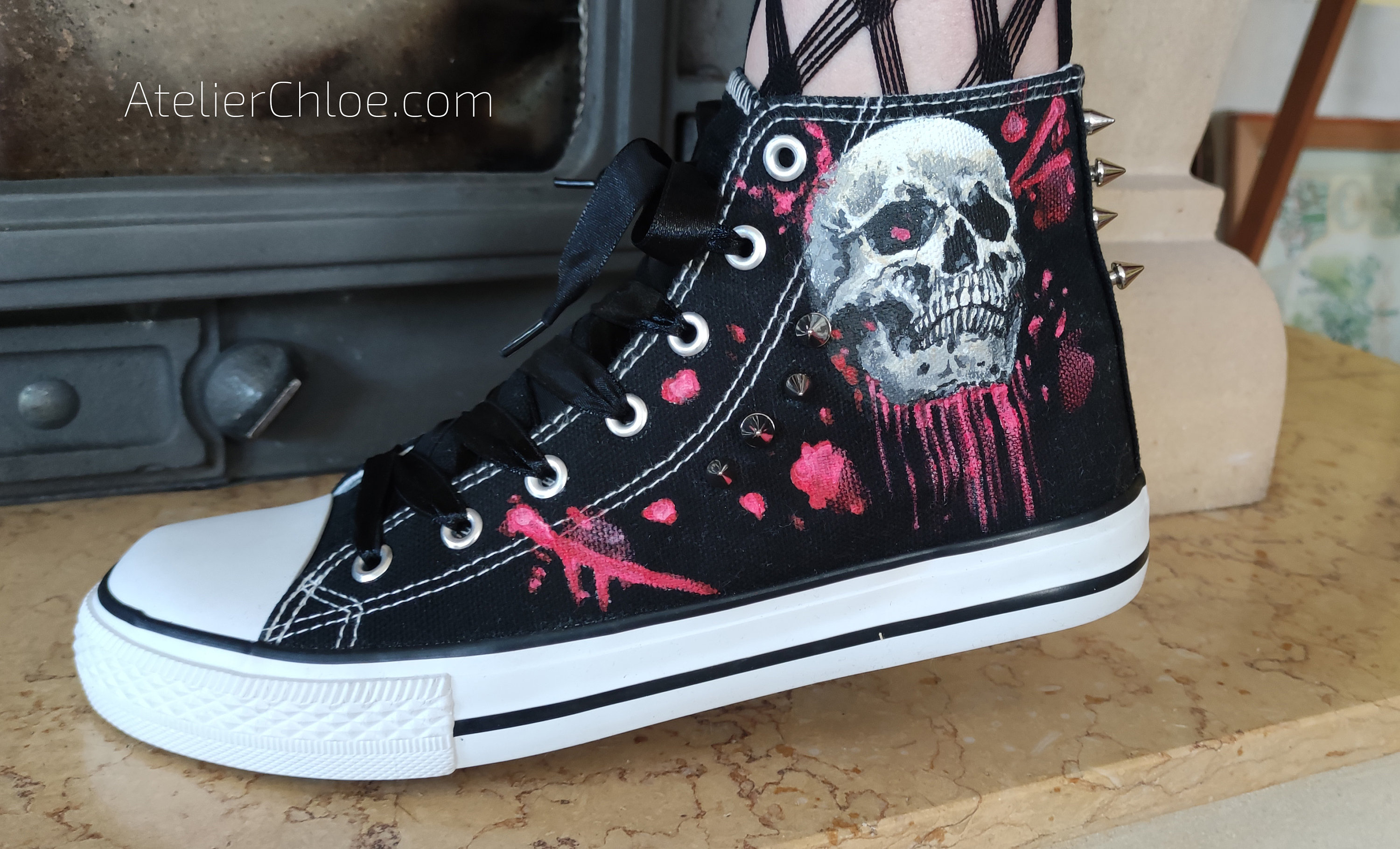 editorial Espacio cibernético Heredero Studded Converse Shoes Blood Splashed Sneakers Skull Shoes - Etsy Israel
