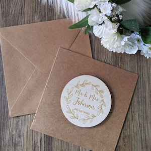 Carte de mariage personnalisée | Carte personnalisée pour jeunes mariés | | de cartes en bois gravé | de cartes souvenirs cadeau de mariage | Carte de mariage unique | Carte personnalisée