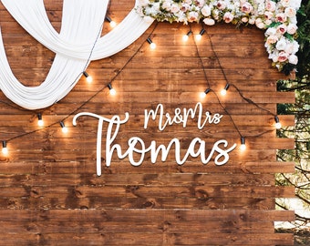 Letrero de corte de boda con apellido Mr & Mrs personalizado - Letrero de boda de madera cortado con láser elegante - Letrero de backgrop de boda