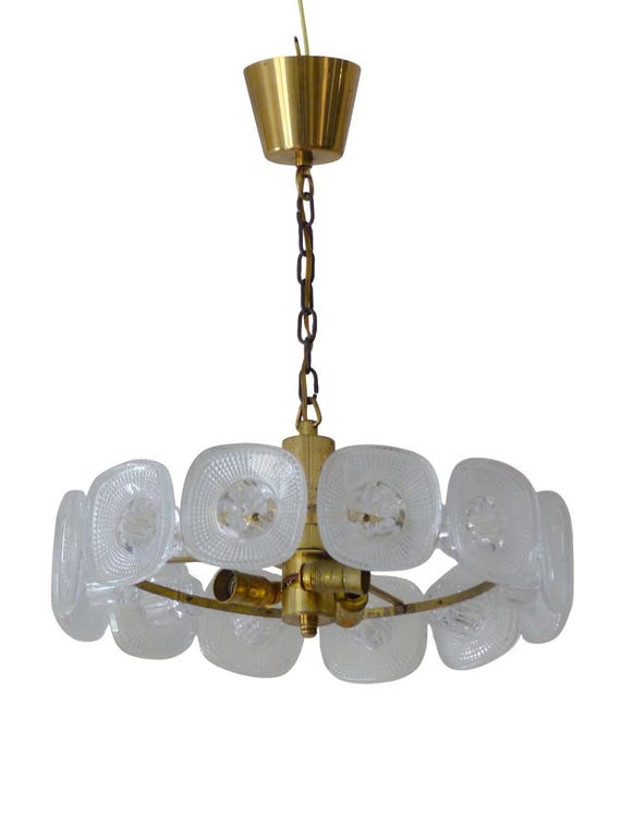 Beautiful vineta chandelier by kjell blomberg for gullaskruf from the 1960s