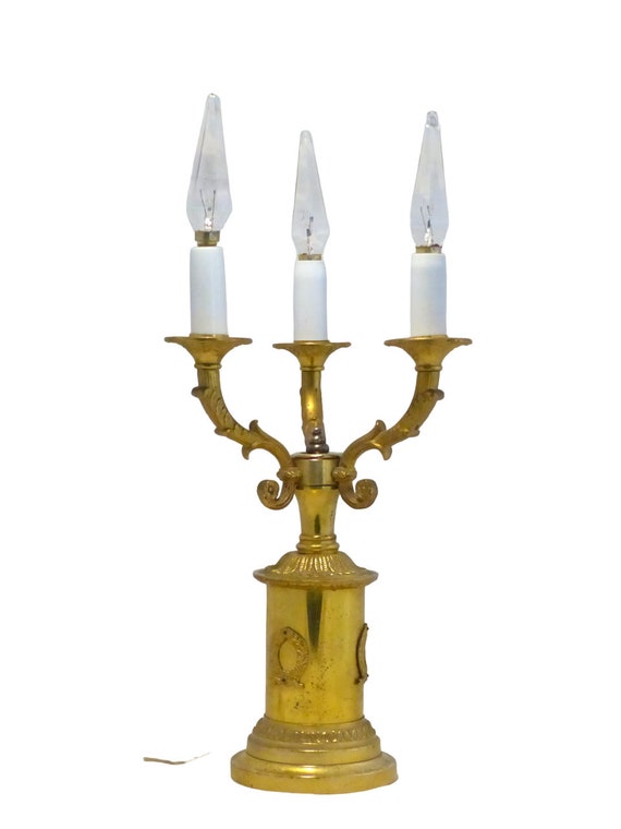 Gorgeous antique French table/desk lamp, gilded bronze, circa 1900, Empire style, 3 lights