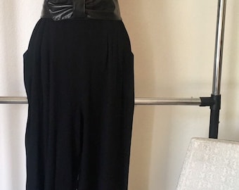Tuta vintage anni '90, parte superiore in broccato/parte inferiore corta, retrò, rosso nero, parte inferiore in stile hareem, senza maniche