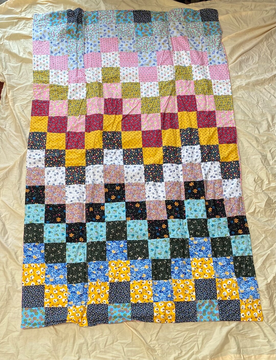 Granny Square Zigzag Quillow W Pink Flowery Background Etsy