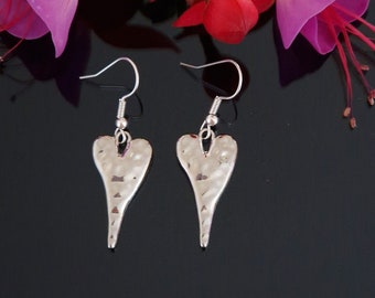 Dangle Drop Long Hearts Hammered Style Tibetan Antique Silver Earrings (79A)