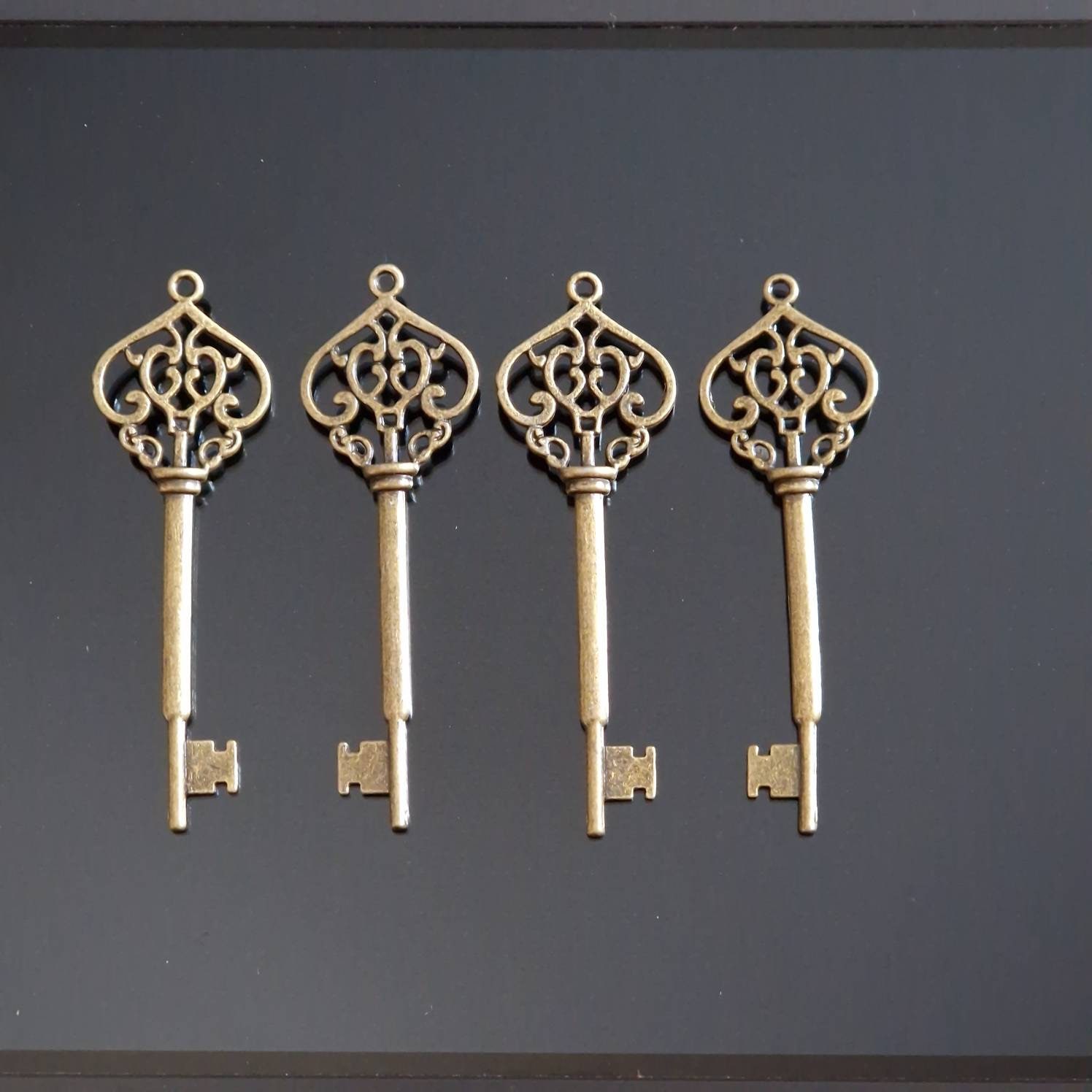 2391 Set of 6 fake keys