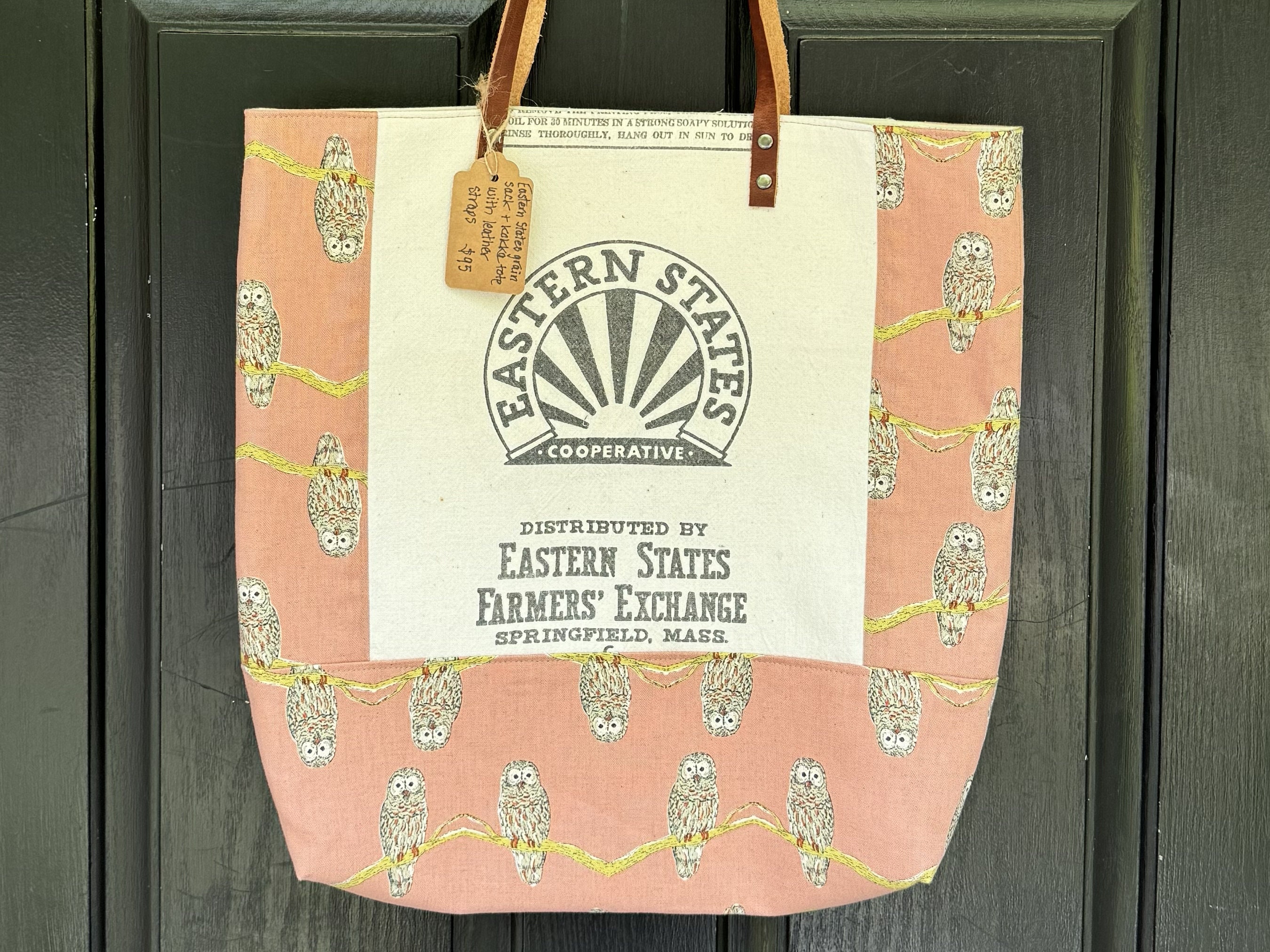 アップサイクル小麦粉袋トートバッグ：EASTERN STATESロゴ、ピンクの 