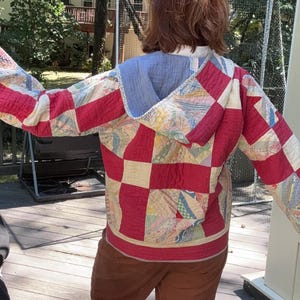 VINTAGE String QUILT COAT | Size 10 12 14 with Bold Red Sashing + Pastel 1930s Depression Prints | Has Hood + 2 Patch Pockets | Hand Quilted