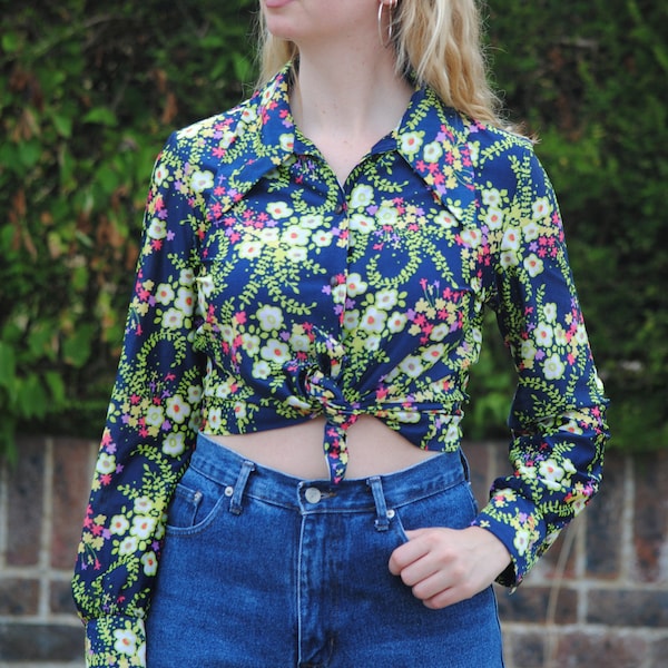 70s Vintage Floral Dagger Collar Blouse Shirt