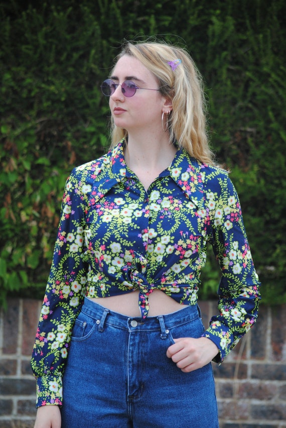 70s Vintage Floral Dagger Collar Blouse Shirt