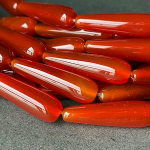Perle a goccia in agata/corniola rosso scuro da 15,25" 8 x 30 mm CGSY