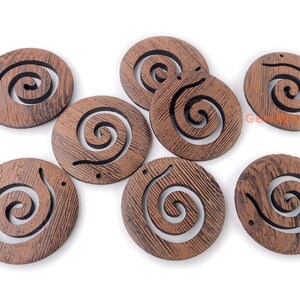 Conjunto de 2 pingentes redondos de madeira natural de 50 mm com recorte em espiral, pingente de madeira esculpido em espiral estilo Koru, pingente para brincos imagem 7