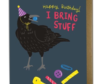 Carte d'anniversaire amusante - Oiseau corbeau avec des cadeaux et des jetons d'anniversaire
